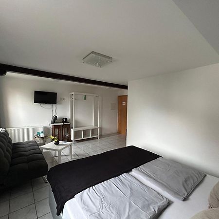 סארברוקן Mikroapartments Klarenthal מראה חיצוני תמונה