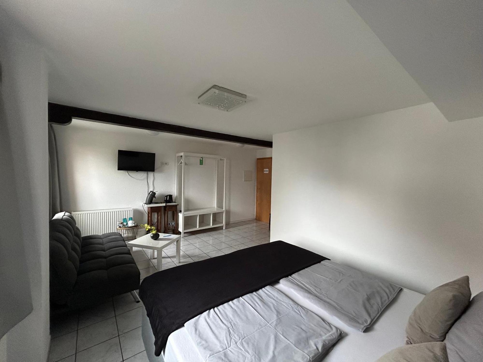 סארברוקן Mikroapartments Klarenthal מראה חיצוני תמונה